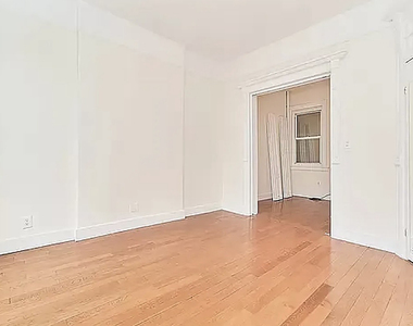 852 Amsterdam Avenue - Photo Thumbnail 6