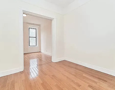 852 Amsterdam Avenue - Photo Thumbnail 2