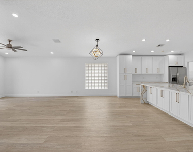 11728 Dove Hollow Avenue - Photo Thumbnail 10