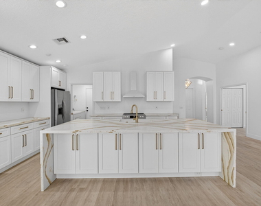 11728 Dove Hollow Avenue - Photo Thumbnail 3