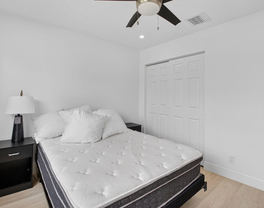 11728 Dove Hollow Avenue - Photo Thumbnail 15