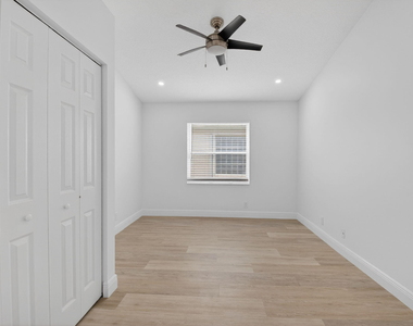 11728 Dove Hollow Avenue - Photo Thumbnail 28