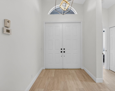 11728 Dove Hollow Avenue - Photo Thumbnail 2