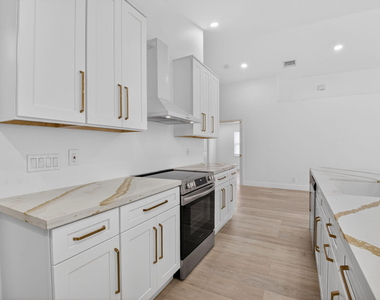 11728 Dove Hollow Avenue - Photo Thumbnail 7