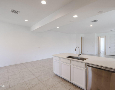 16554 W Questa Drive - Photo Thumbnail 12