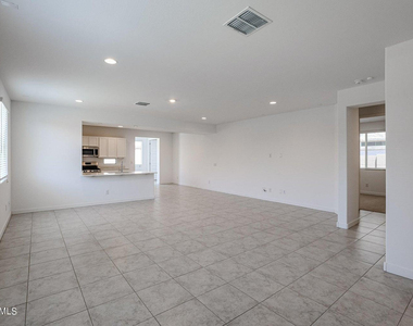16554 W Questa Drive - Photo Thumbnail 3