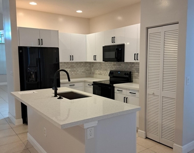 12349 Nw 53rd Street - Photo Thumbnail 7