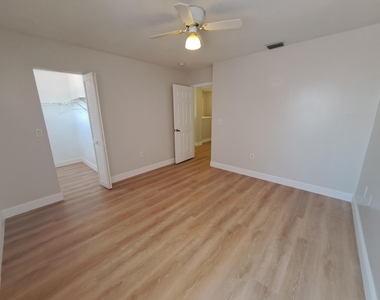 12349 Nw 53rd Street - Photo Thumbnail 24