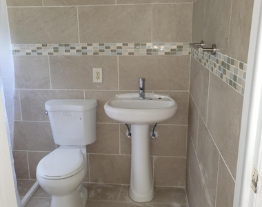 224 N 57th Avenue - Photo Thumbnail 4