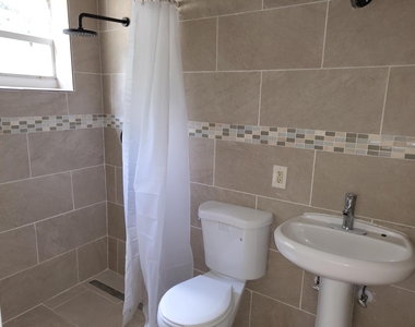 224 N 57th Avenue - Photo Thumbnail 5