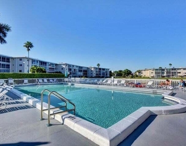2566 S Garden Dr S - Photo Thumbnail 4