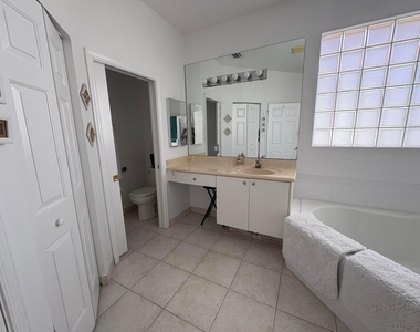 15426 Fiorenza Circle - Photo Thumbnail 18