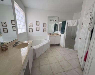 15426 Fiorenza Circle - Photo Thumbnail 19