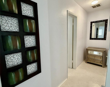 23 Ne 19th Avenue - Photo Thumbnail 12