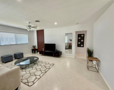 23 Ne 19th Avenue - Photo Thumbnail 4