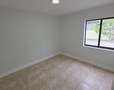 2250 Nw 183rd Street - Photo Thumbnail 10