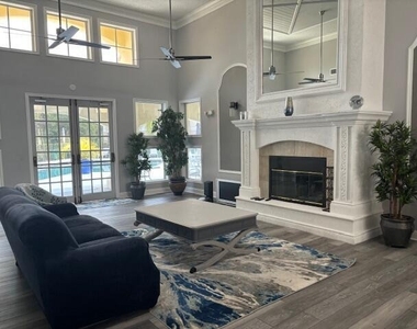 815 W Boynton Beach Boulevard - Photo Thumbnail 3