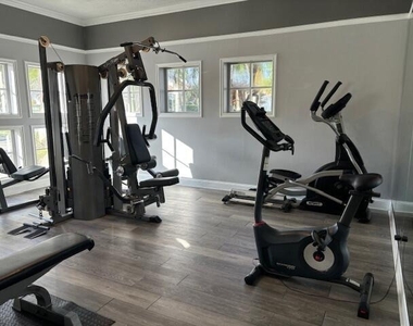 815 W Boynton Beach Boulevard - Photo Thumbnail 4