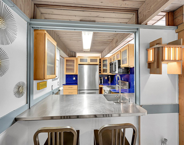 234 Pine Avenue - Photo Thumbnail 20