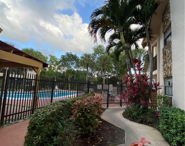 2967 Riverside Drive - Photo Thumbnail 24