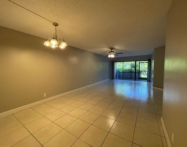 2967 Riverside Drive - Photo Thumbnail 3