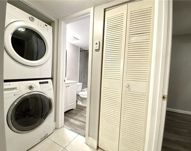 2967 Riverside Drive - Photo Thumbnail 19
