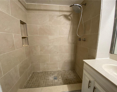2967 Riverside Drive - Photo Thumbnail 14