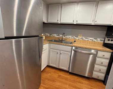 3670 Inverrary Drive - Photo Thumbnail 14