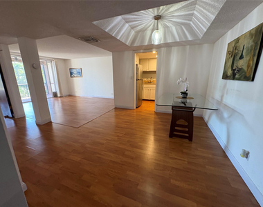3670 Inverrary Drive - Photo Thumbnail 8