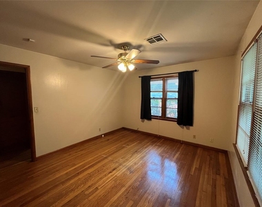511 Fleetwood Drive - Photo Thumbnail 10