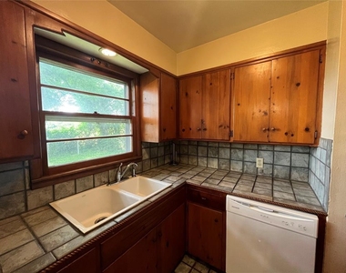 511 Fleetwood Drive - Photo Thumbnail 29