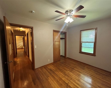 511 Fleetwood Drive - Photo Thumbnail 17