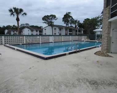 2110 Se Edler Drive - Photo Thumbnail 13