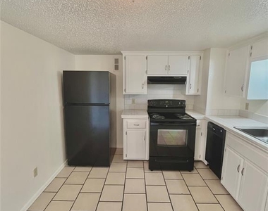 1901 Lindsey Street - Photo Thumbnail 7