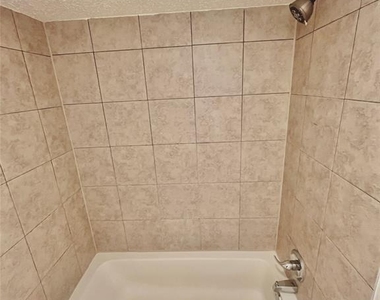 1901 Lindsey Street - Photo Thumbnail 16