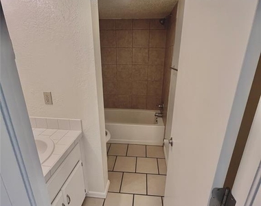 1901 Lindsey Street - Photo Thumbnail 13