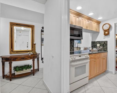 2121 N Ocean Boulevard - Photo Thumbnail 2
