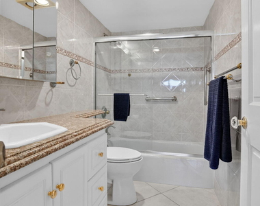 2121 N Ocean Boulevard - Photo Thumbnail 10