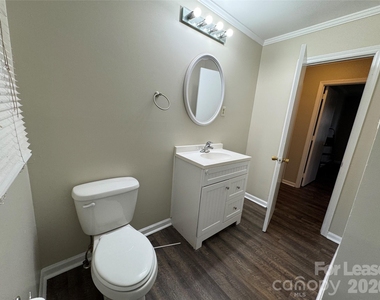 626 Tuckaseege Road - Photo Thumbnail 6