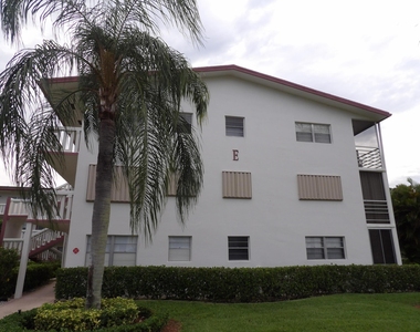 195 Fanshaw Way E - Photo Thumbnail 1