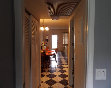 195 Fanshaw Way E - Photo Thumbnail 16
