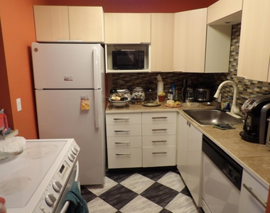 195 Fanshaw Way E - Photo Thumbnail 11