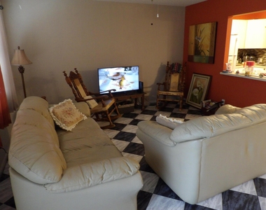 195 Fanshaw Way E - Photo Thumbnail 9