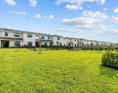 14042 Sw Thorens Drive - Photo Thumbnail 29