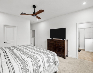 14042 Sw Thorens Drive - Photo Thumbnail 14