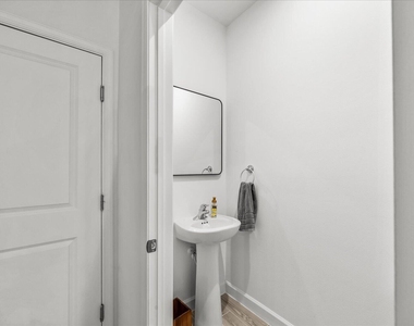 14042 Sw Thorens Drive - Photo Thumbnail 12