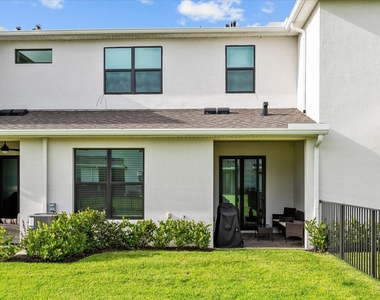 14042 Sw Thorens Drive - Photo Thumbnail 27