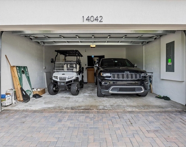 14042 Sw Thorens Drive - Photo Thumbnail 24