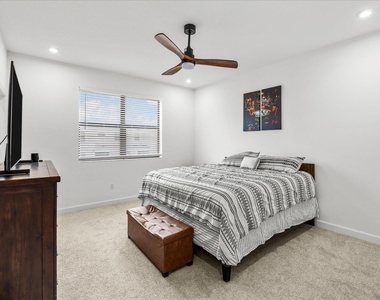14042 Sw Thorens Drive - Photo Thumbnail 13