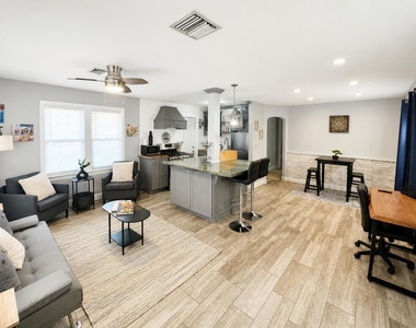 322 S L Street - Photo Thumbnail 1